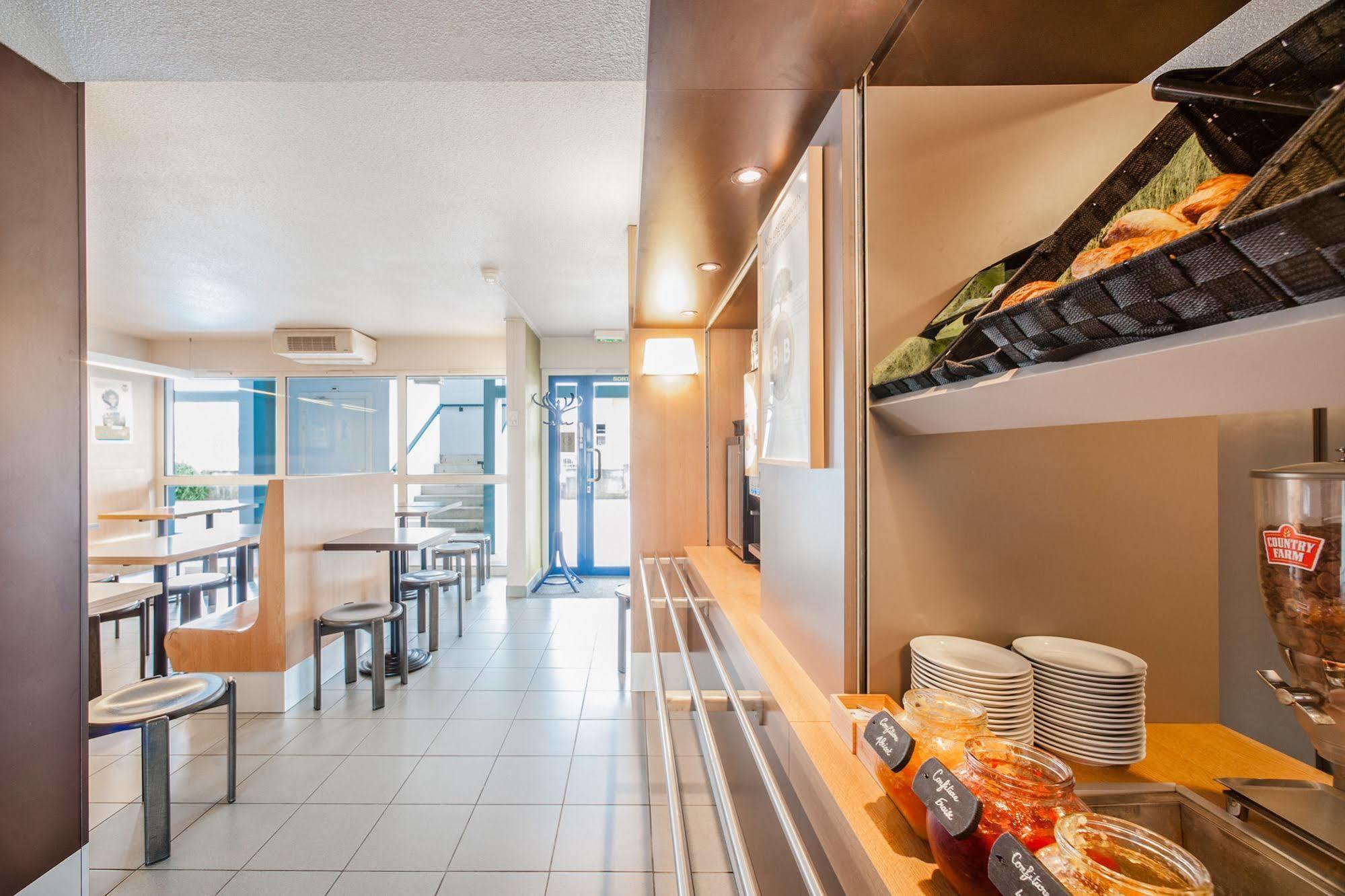Kyriad Direct Poitiers - Gare Du Futuroscope シャッスヌイユ・デュ・ポワト エクステリア 写真